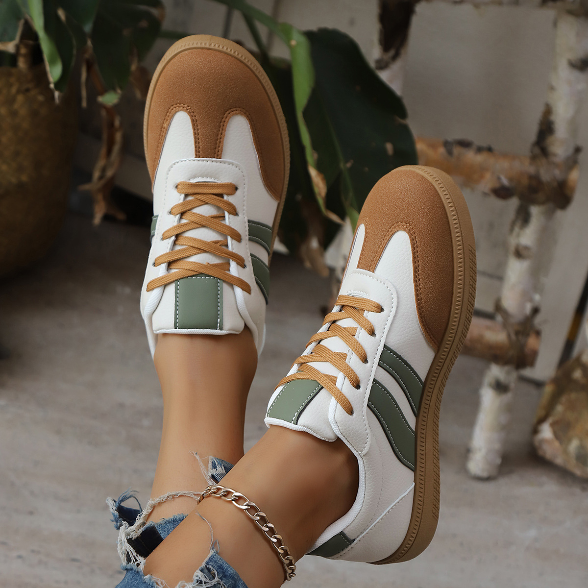 ZAPATILLAS URBANAS CLÁSICAS