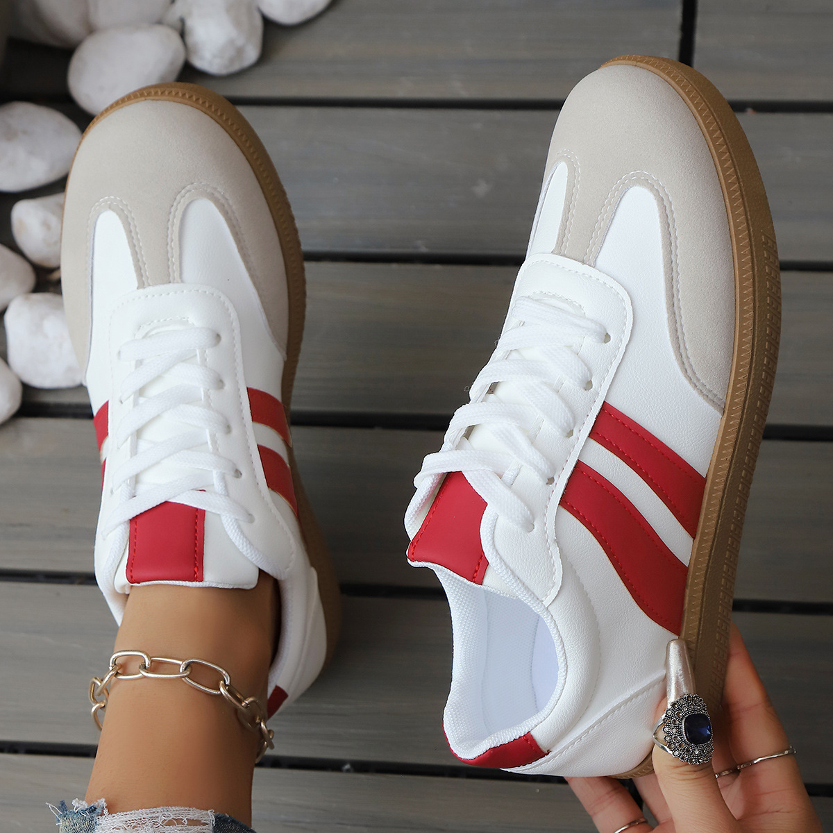 ZAPATILLAS URBANAS CLÁSICAS