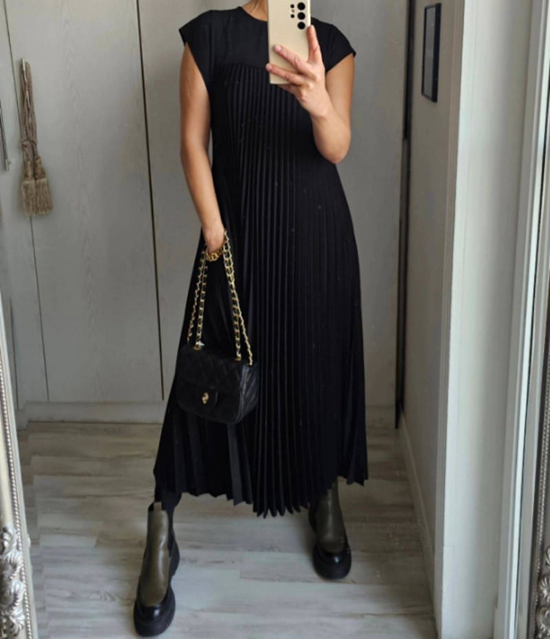 Claudia - Elegancia Atemporal y Comodidad
